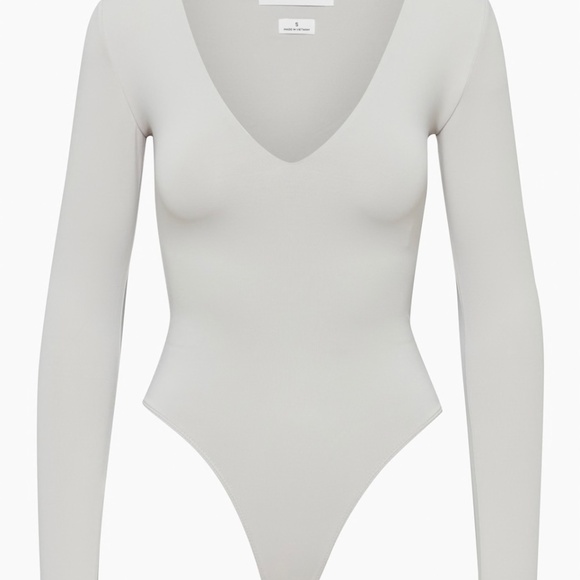 Babaton Contour V-Neck Longsleeve Bodysuit - Picture 3 of 6